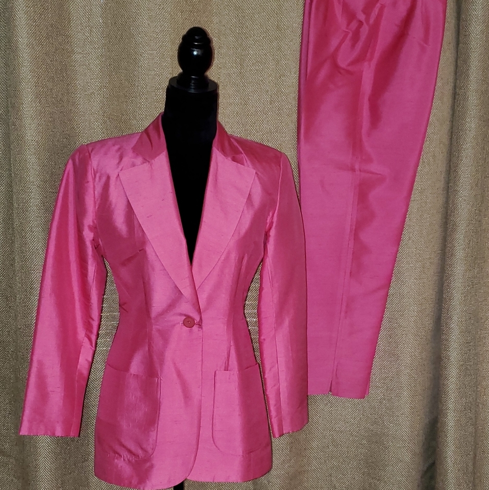 Women's Silk Pink Pant Suit, sz 6
